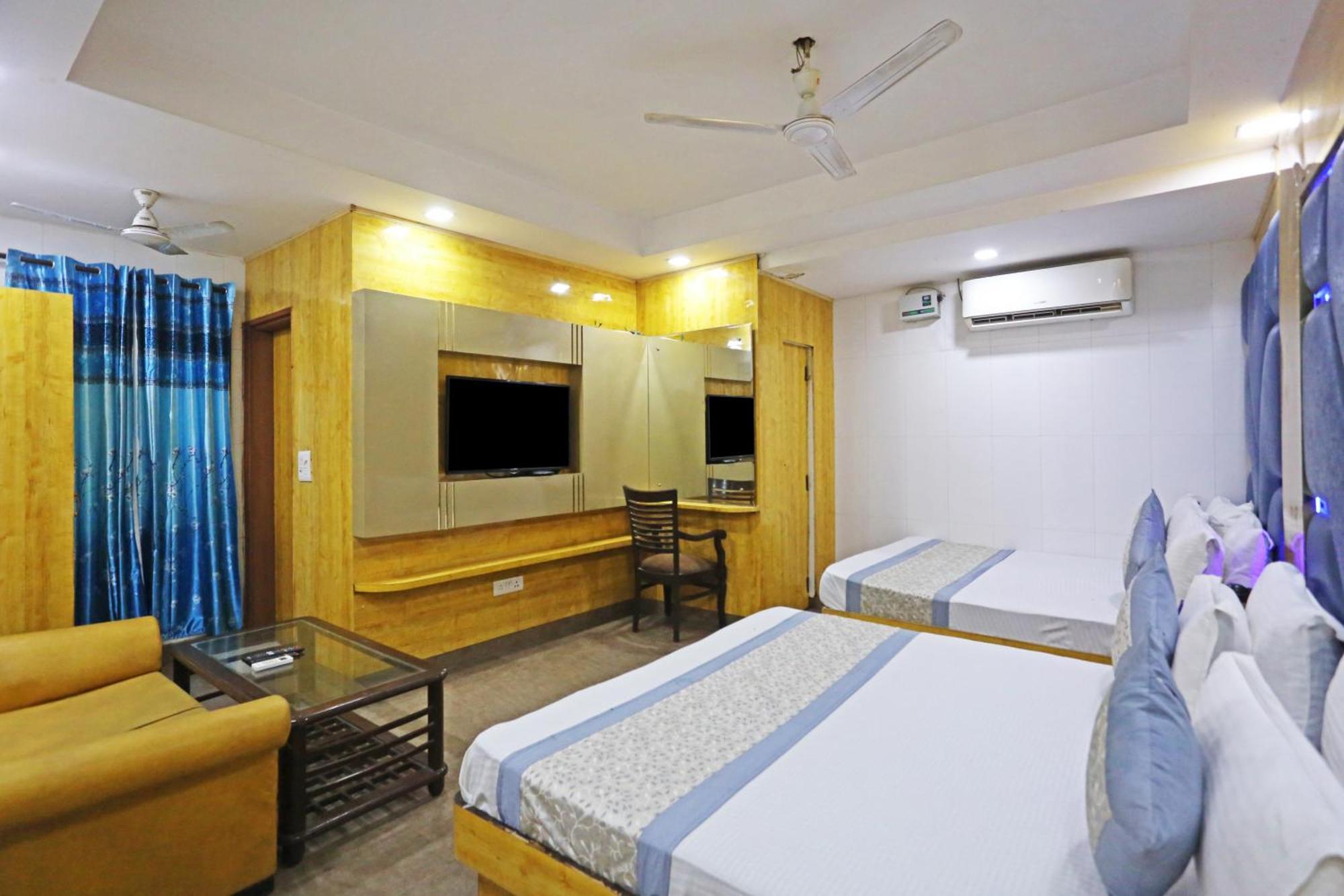 Hotel Preet Palace -5 Mints Walk From Nizamuddin Railway Station นิวเดลี ภายนอก รูปภาพ