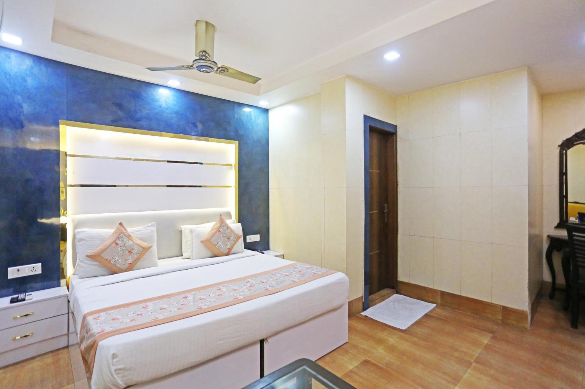 Hotel Preet Palace -5 Mints Walk From Nizamuddin Railway Station นิวเดลี ภายนอก รูปภาพ