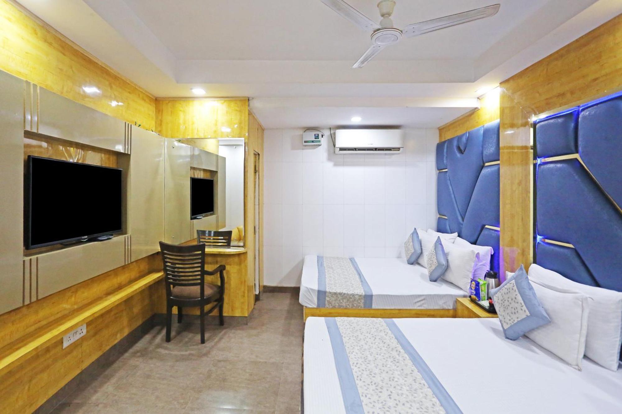 Hotel Preet Palace -5 Mints Walk From Nizamuddin Railway Station นิวเดลี ภายนอก รูปภาพ