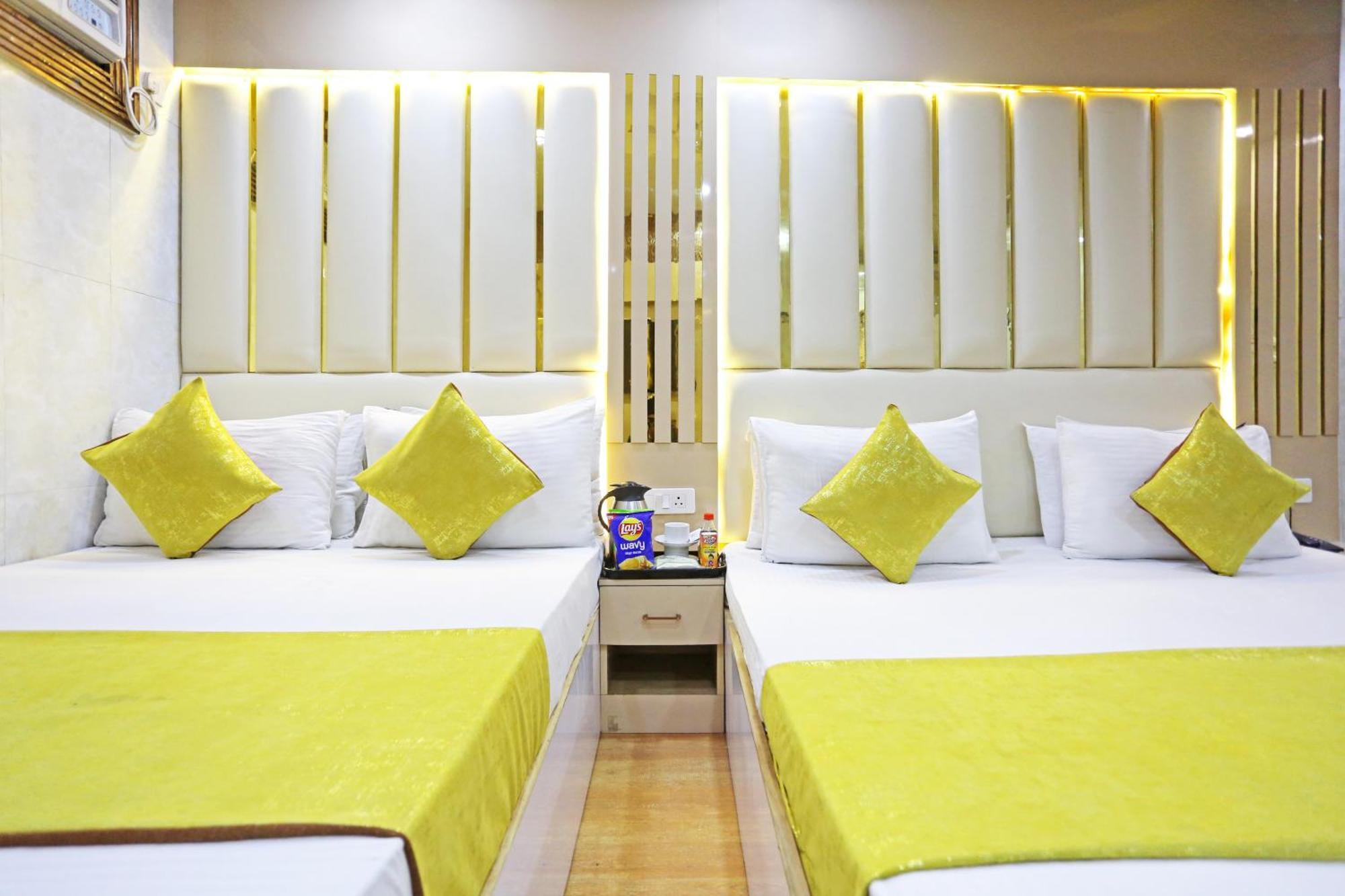 Hotel Preet Palace -5 Mints Walk From Nizamuddin Railway Station นิวเดลี ภายนอก รูปภาพ
