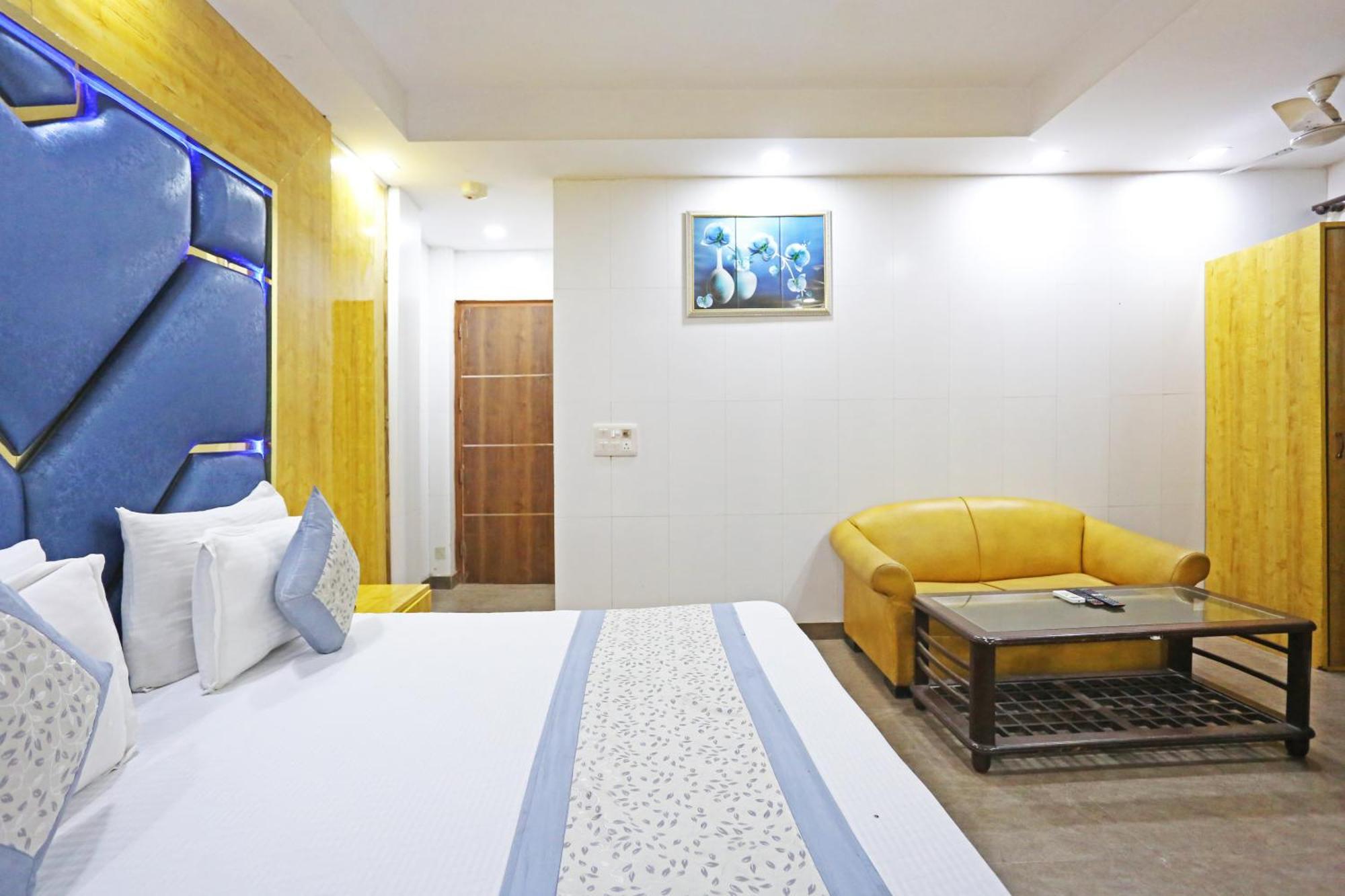 Hotel Preet Palace -5 Mints Walk From Nizamuddin Railway Station นิวเดลี ภายนอก รูปภาพ