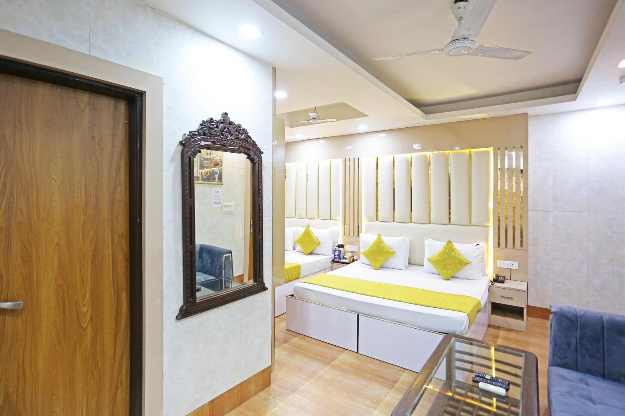 Hotel Preet Palace -5 Mints Walk From Nizamuddin Railway Station นิวเดลี ภายนอก รูปภาพ