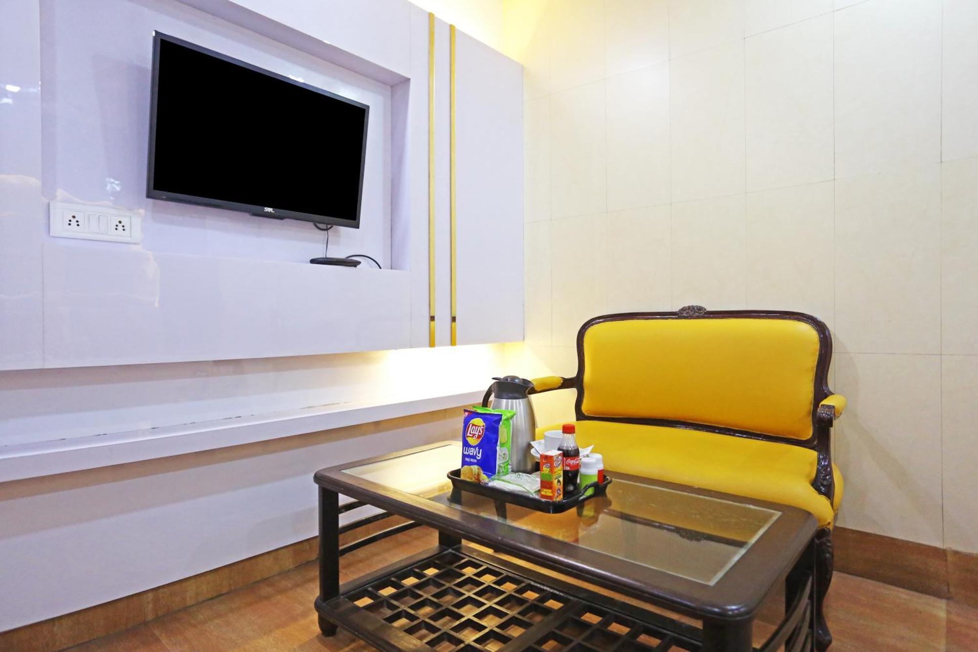 Hotel Preet Palace -5 Mints Walk From Nizamuddin Railway Station นิวเดลี ภายนอก รูปภาพ