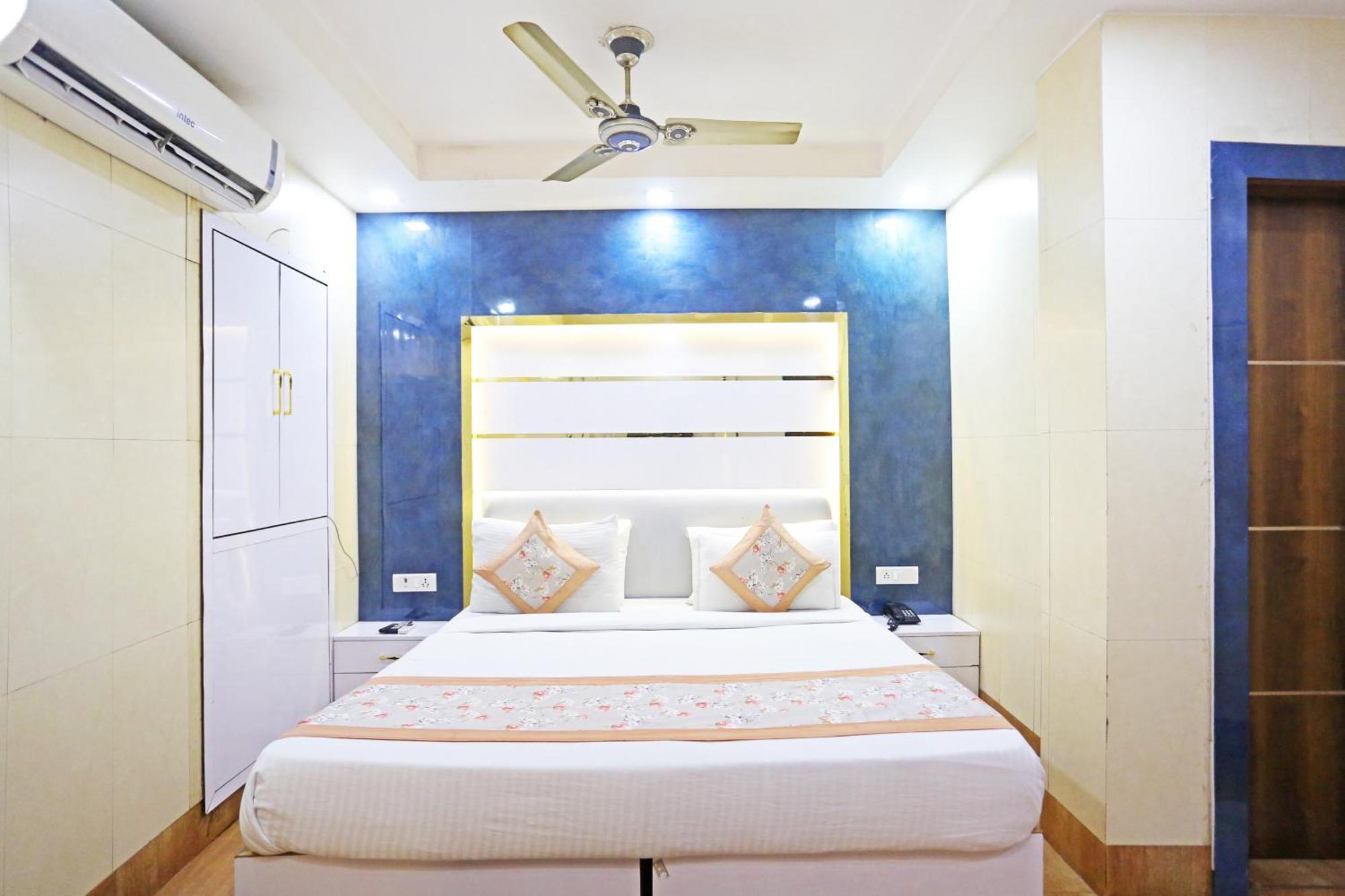 Hotel Preet Palace -5 Mints Walk From Nizamuddin Railway Station นิวเดลี ภายนอก รูปภาพ